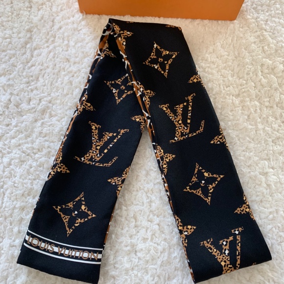 LOUIS VUITTON MONOGRAM GIANT JUNGLE BANDEAU - M73648 - Picture 7 of 15